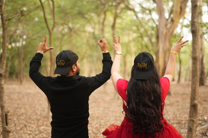 A Walk to Remember: Maternity Moments in Nature’s Lap