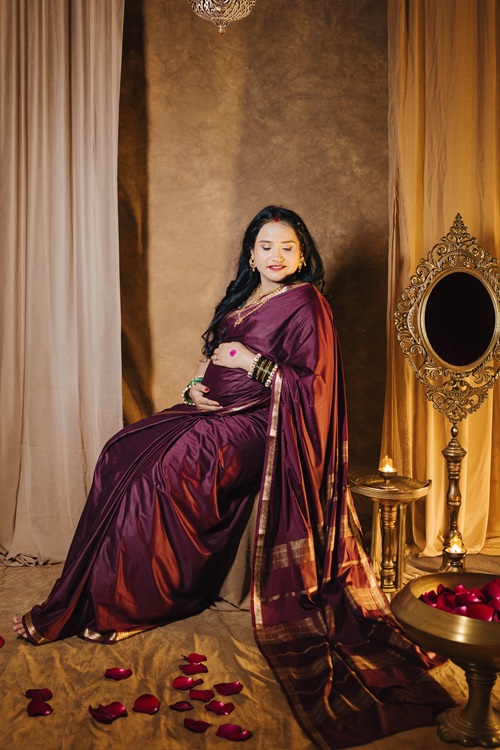 Maternity shoot in Aliganj